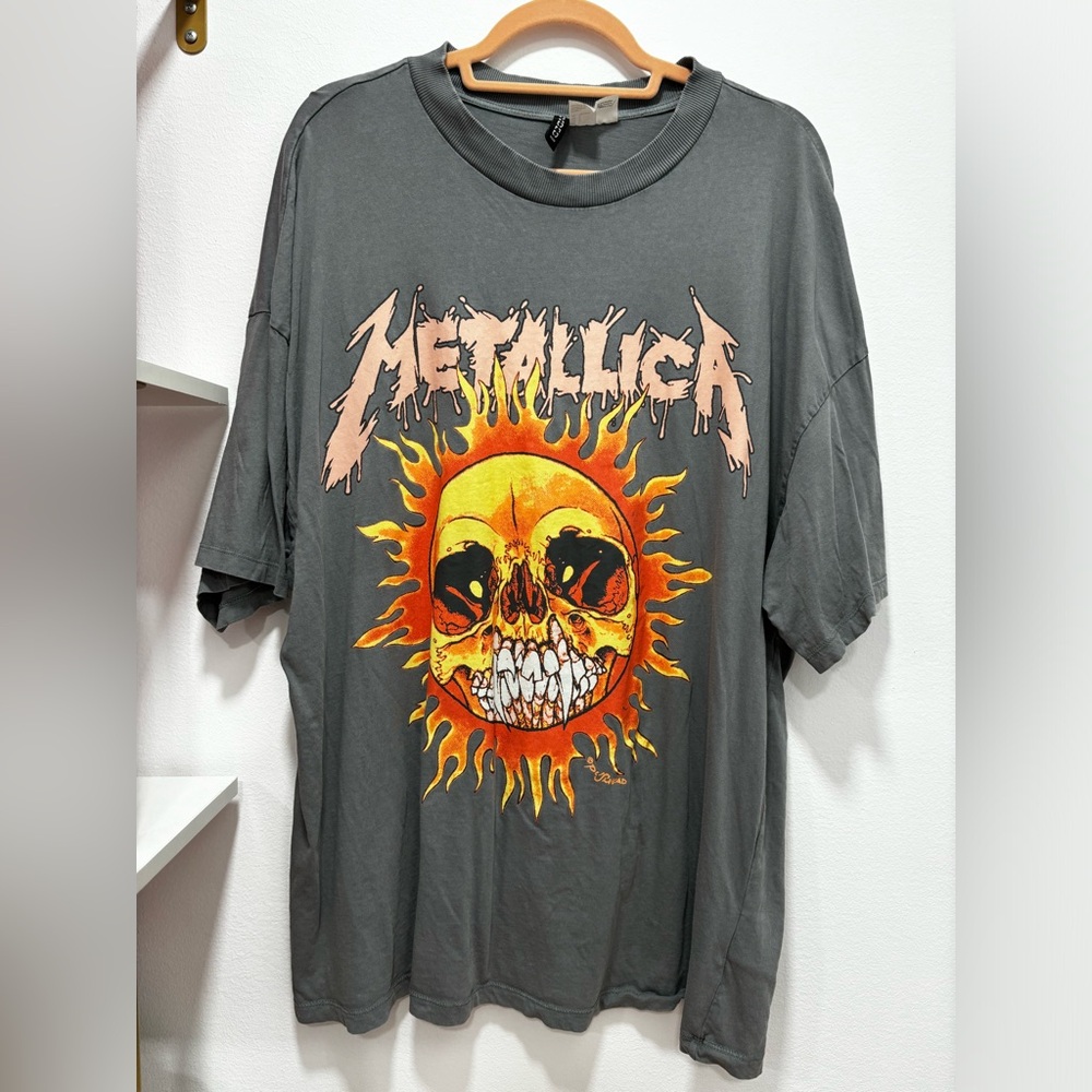 Grey Metallica band logo Tshirt